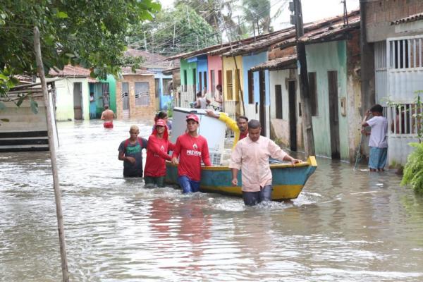 Chuva deixa mais de 3 mil desabrigados e desalojados em Alagoas
