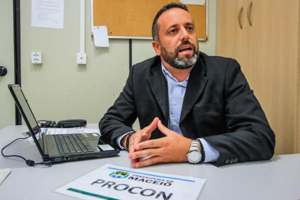 Prefeitura exonera Leandro Almeida da direÃ§Ã£o do Procon de MaceiÃ³