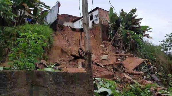  VÃ�DEO: Defesa Civil registra 130 mm de chuva em 24 horas em MaceiÃ³
