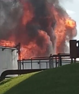 VÃ­deo: Dois funcionÃ¡rios da usina CaetÃ© ficam feridos na explosÃ£o de tanque de combustÃ­vel