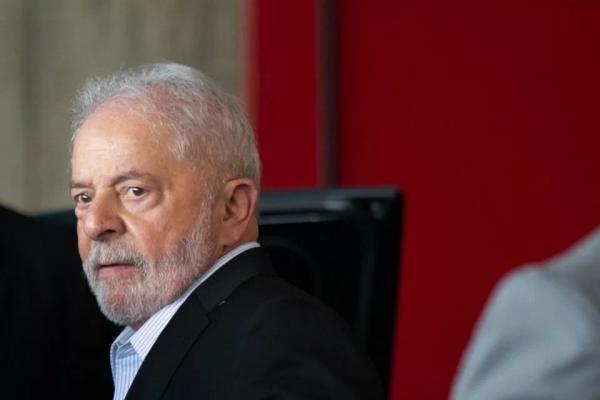 Para poupar a voz, Lula decide cancelar viagem a BrasÃ­lia nesta semana
