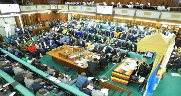 Parlamento da Uganda aprova projeto de lei que criminaliza a identificaÃ§Ã£o como LGBTQ+