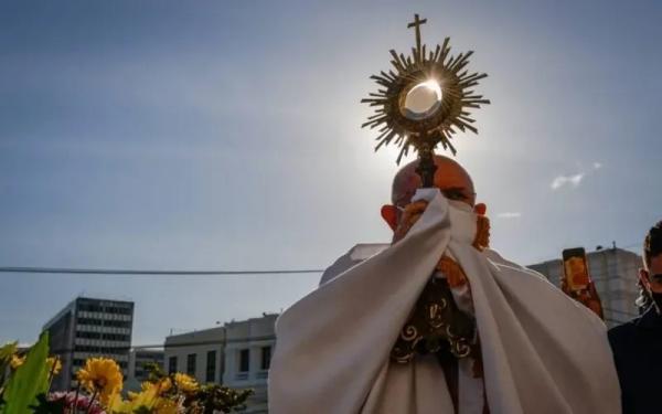 Corpus Christi: Arquidiocese de MaceiÃ³ retoma trajeto da procissÃ£o pelas ruas do Centro
