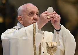 'Nosso coração está em Belém', diz papa Francisco na Missa do Galo