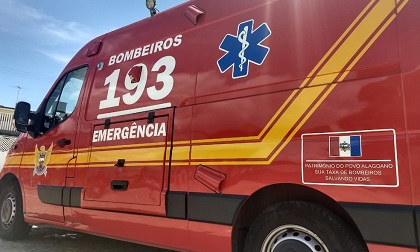 Duas pessoas ficam feridas após atropelamento na Av. Álvaro Otacílio, na Ponta Verde