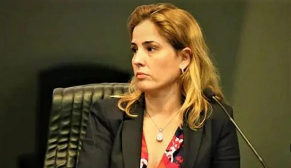 CNJ afasta juíza Gabriela Hardt e desembargadores do TRF-4 e cita 'infrações graves'