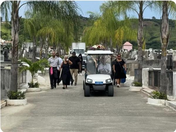 Sobrinha de ‘Tio Paulo’ foi agredida na cadeia e corpo de idoso é enterrado
