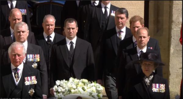 Família real se despede de príncipe Philip em funeral no Castelo de Windsor