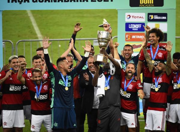 Flamengo divulga relatório de gestão do futebol com superávit em mercado e economia na folha