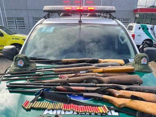 Batalhão Ambiental apreende nove armas e resgata aves silvestres em São José da Laje