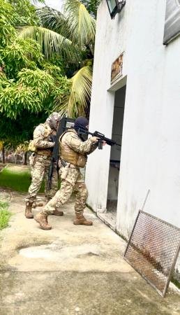 Polícia Civil de Alagoas cumpre mandado em casa usada por hacker investigado por fraudes no Judiciário