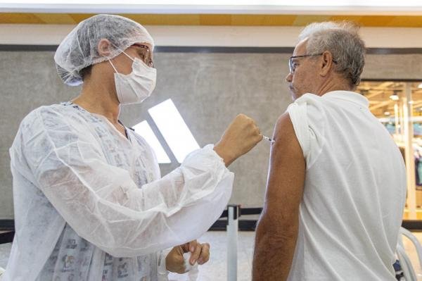 ImunizaVan percorre bairros de Maceió levando vacinação contra a Influenza a partir desta segunda (9)