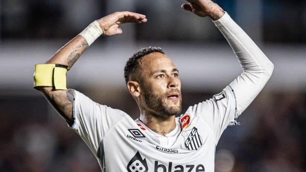 Neymar assina renovação de contrato com o Santos; veja detalhes