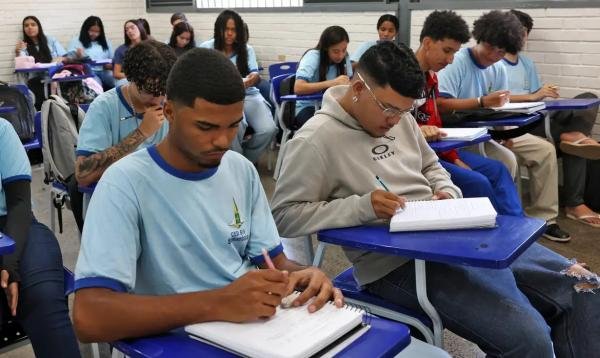 Pé-de-Meia: nascidos em maio e junho recebem hoje parcela de R$ 200