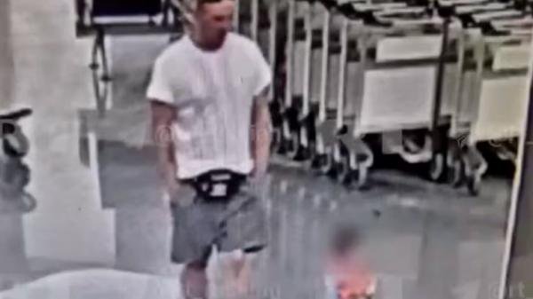 VÍDEO: Homem arremessa criança no chão, que entra em coma na Rússia